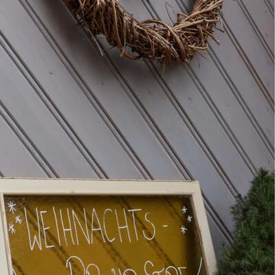 WEIHNACHTS-POP-UP-STORE Bis Weihnachten öffnen wir jeden Samstag unsere Weihnachtsstore von 10 bis 16 Uhr. Es erwarten…