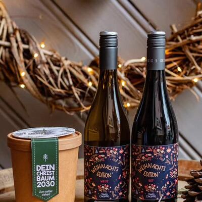 WEINGESCHENK-PAKETE Einfach Freude schenken Schenken Sie entspannt in der Weihnachtszeit mit unseren Geschenkpaketen:…